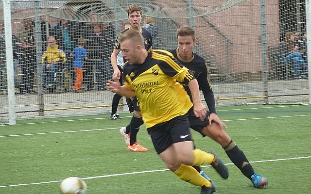 Langschede schießt das erste Tor und gewinnt noch 3:0